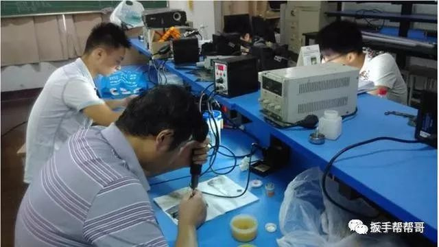 家電、手機和計算機維修中示波器的應用與必要性